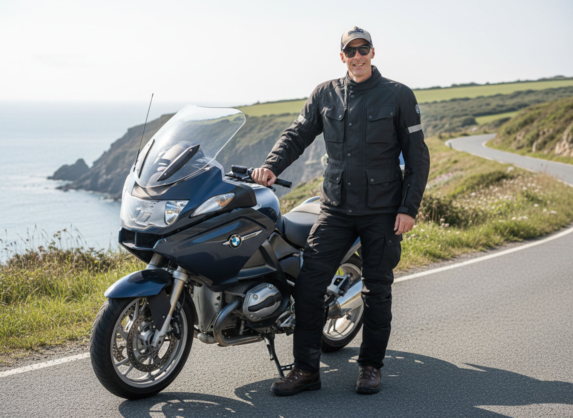 Your guide with motorcycle in Cornwall